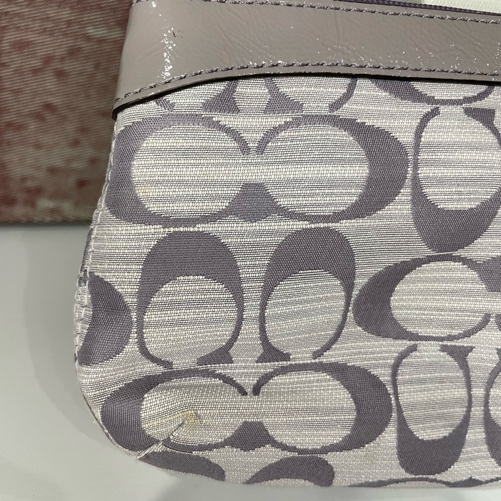 Coach Y2K lilac signature wristlet - Picture 10 of 13